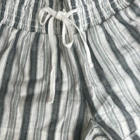 O’Neill women’s XS striped shorts - Picture 3 of 7